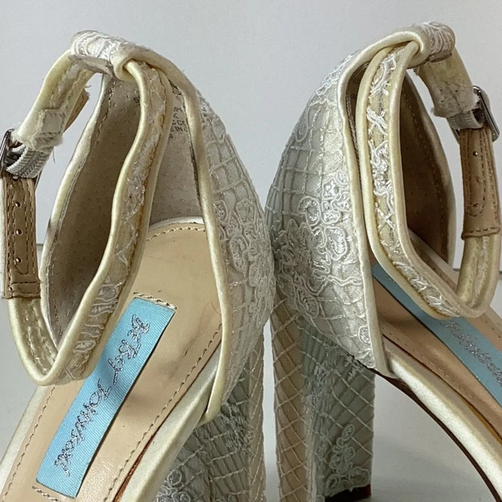 Betsey Johnson Cream Lace Heels - Picture 11 of 11